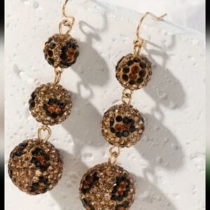 LEOPARD CRYSTAL DESIGN GRADUATED BEADS EARRINGS 2 IN